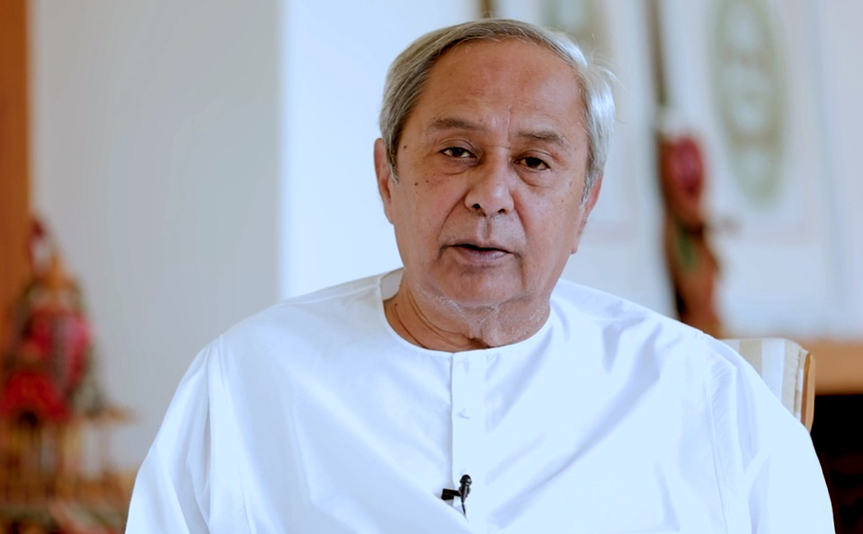ଶେଷରେ, ମୁଁ ଚିଠିରେ କରିଥିବା ଅନୁରୋଧ ଅନୁଯାୟୀ ସରକାର '୧୩୧ତମ ସମ୍ବିଧାନ ସଂଶୋଧନ ବିଲ୍‌' ଉପରେ ଆଲୋଚନା କରିବା ପାଇଁ ଗୃହର ସ୍ୱତନ୍ତ୍ର ଅଧିବେଶନ ଡାକିଛନ୍ତି।  ତେବେ, ସେହି ବିଷୟକୁ ଆସିବା ପୂର୍ବରୁ, ଆଜି ଆମ ରାଜ୍ୟରେ ମହିଳାମାନଙ୍କ ଅଧିକାର ଏବଂ ସମ୍ମାନ ସହ ଜଡ଼ିତ ଏକ ଗମ୍ଭୀର ବିଷୟ ଉଠାଇବାକୁ ଯାଇ ମୁଁ ଅ